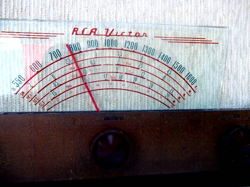 RCA Victor 698MX dial.jpg