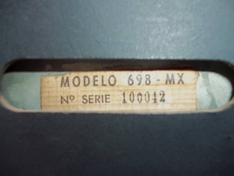 RCA Victor 698MX modelo.jpg
